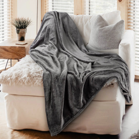 99044 Hometex Premium Textiles Cashmere Touch Kuscheldecke | Hochflor-Flausch Sofadecke | Kuschelig weich &amp; hautsympatisch | 150 x 200 cm Dunkelgrau